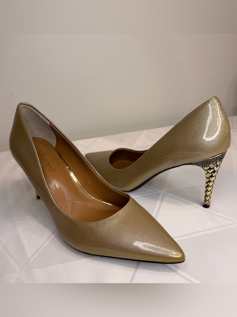J RENEE Gold Heel Detail Pointed Toe Pumps Heels Size 8 M